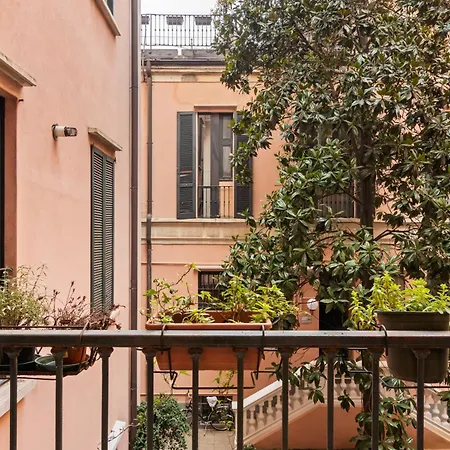 Remy Studio - Design District Apartman